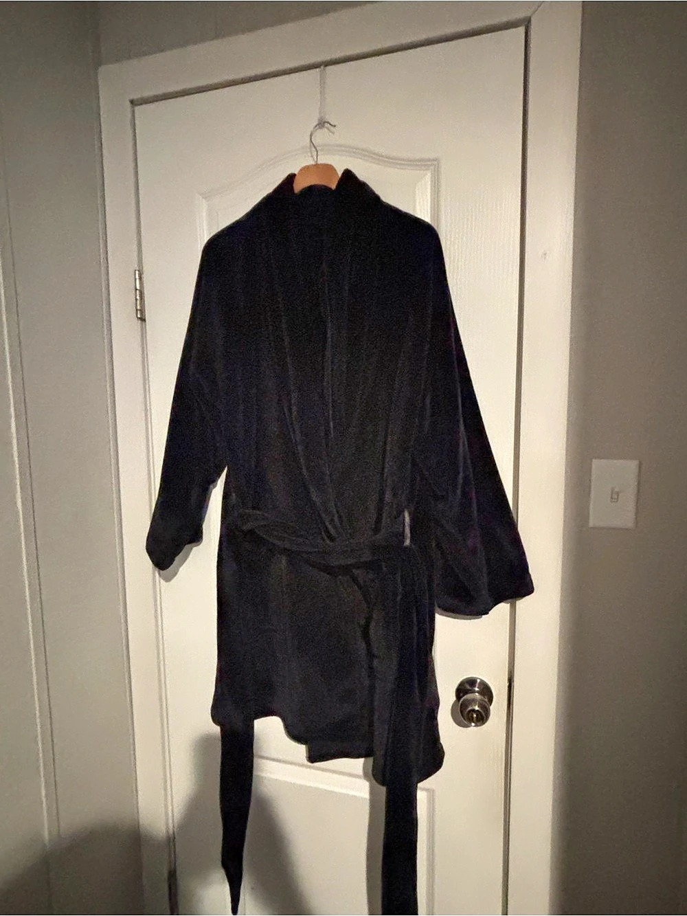 Victoria's Secret Cozy Plush Robe Black Velvet Size Medium